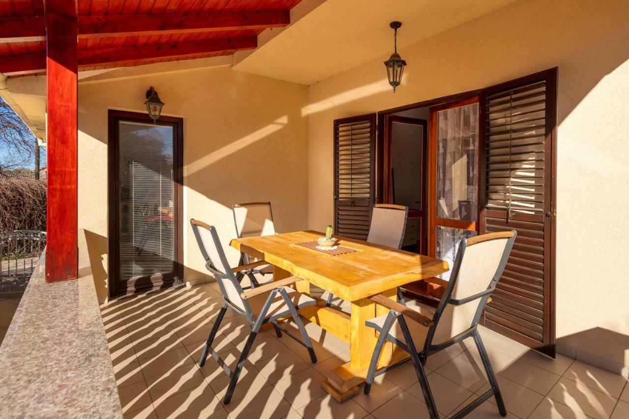 Vacation Home Duilo Donji Zemunik Zewnętrze zdjęcie