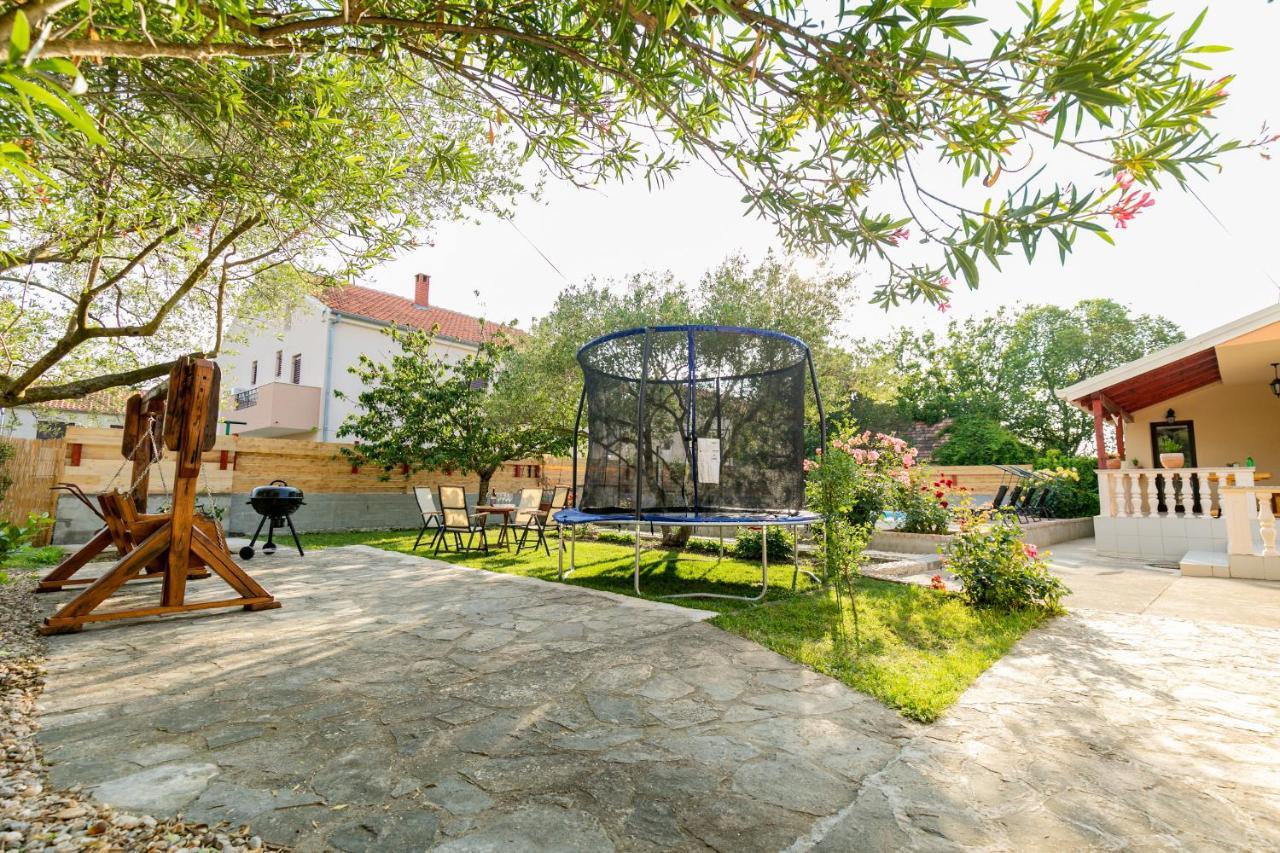 Vacation Home Duilo Donji Zemunik Zewnętrze zdjęcie